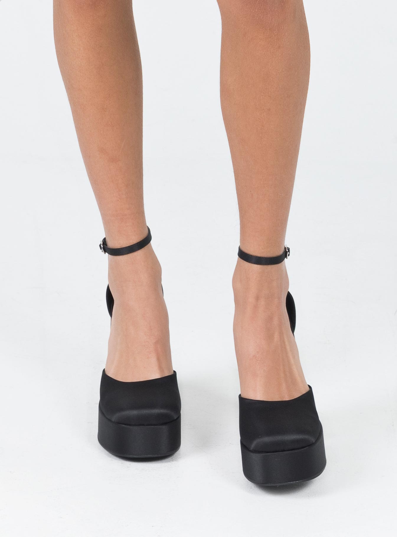 Vogel Platform Heels Black