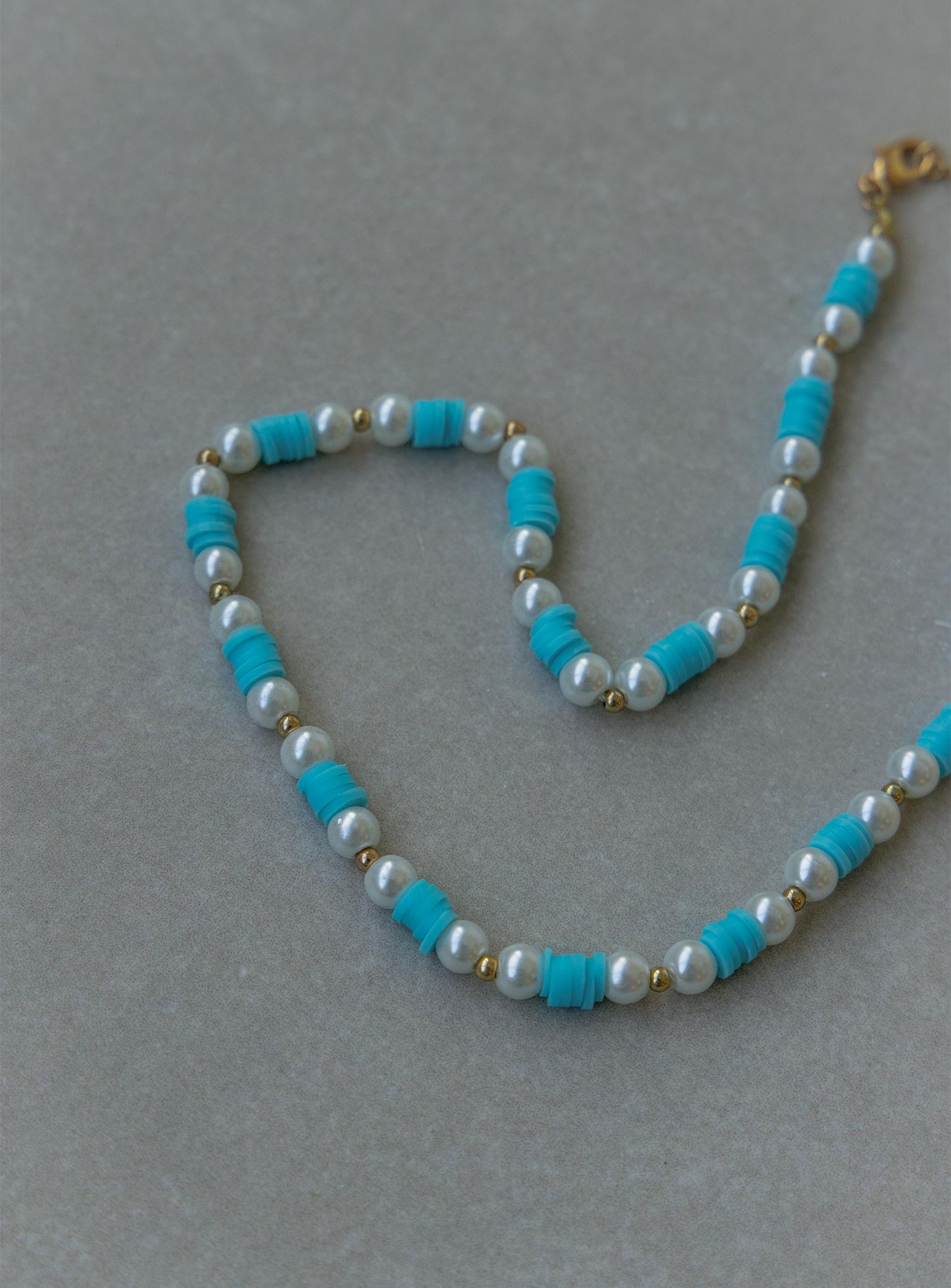 Delaria Heishi Bead Pearl Necklace Blue / Multi