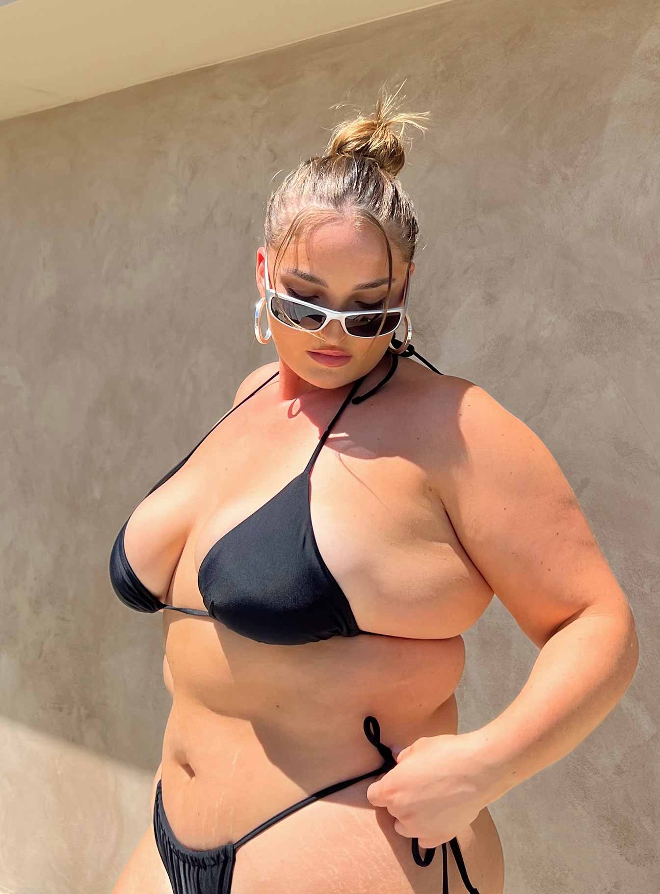 Jenner Bikini Top Black Curve