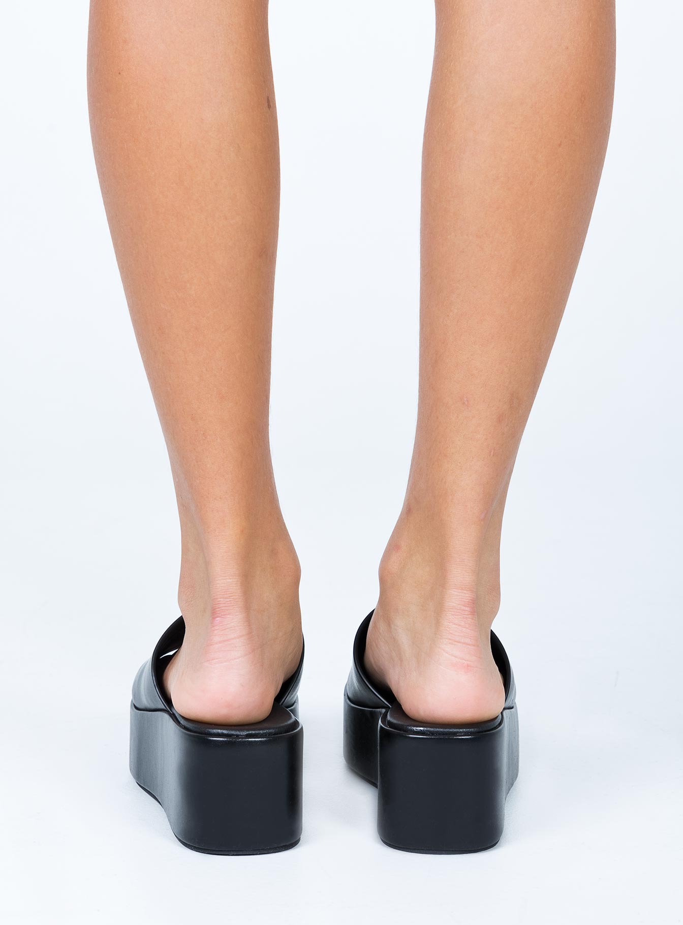 Britta Platform Heels Black