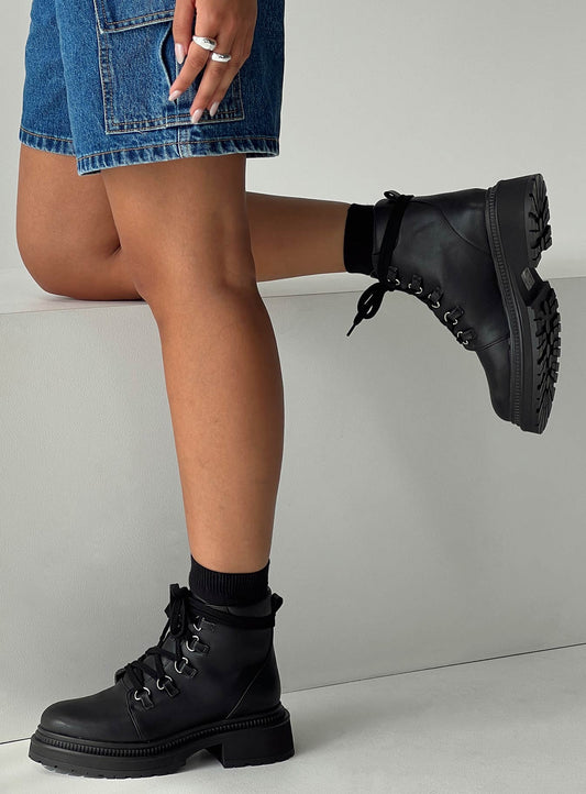 Cappie Boots Black
