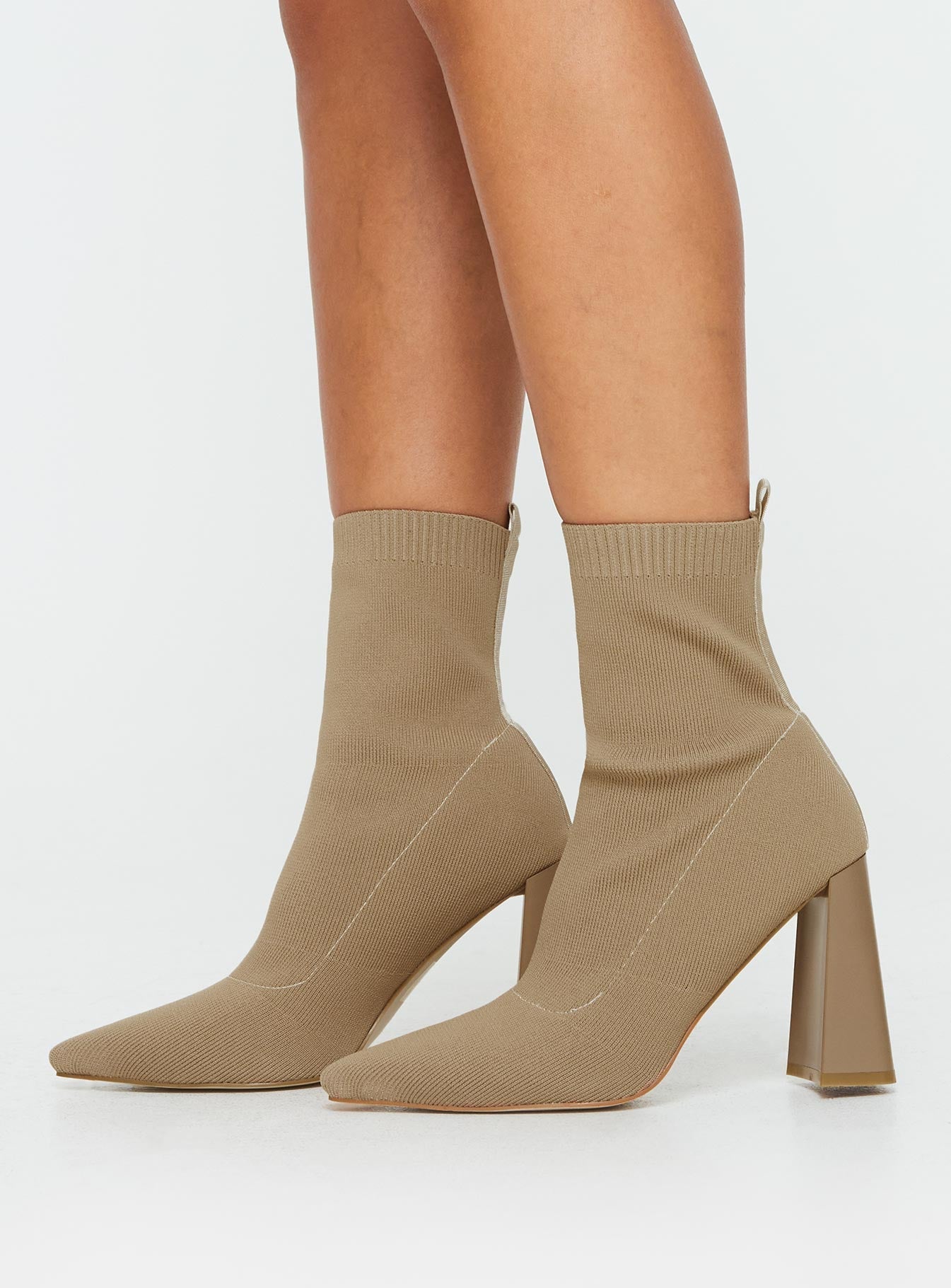 Taken Knit Boots Nude