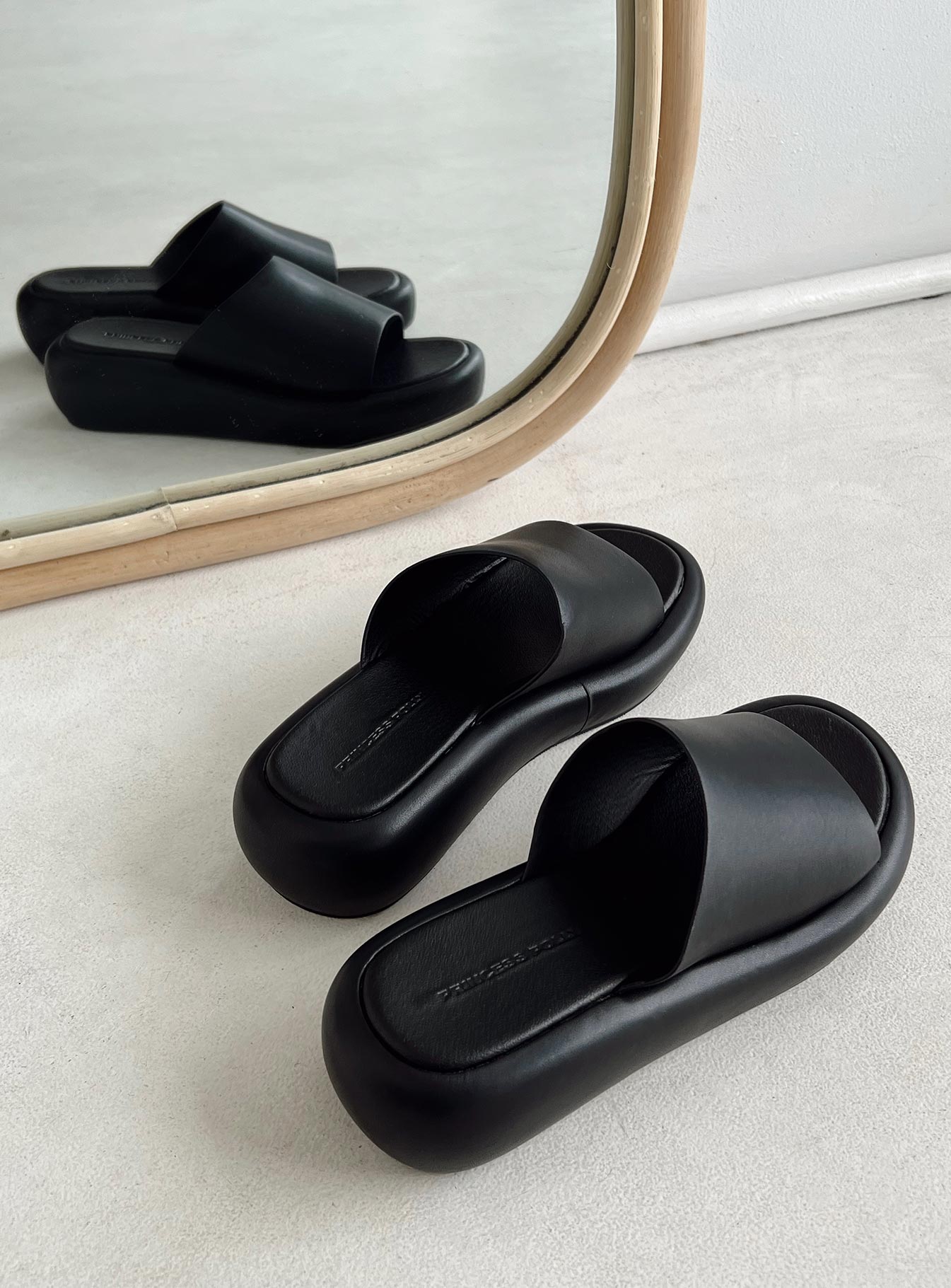 Armell Slides Black